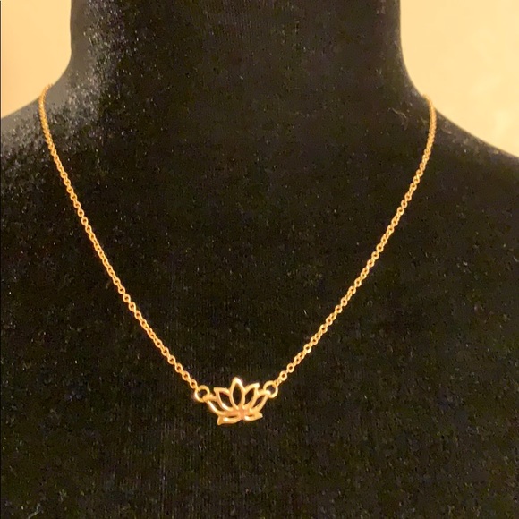 🌺 Lotus pendant necklace gold 🌺 - Picture 2 of 5